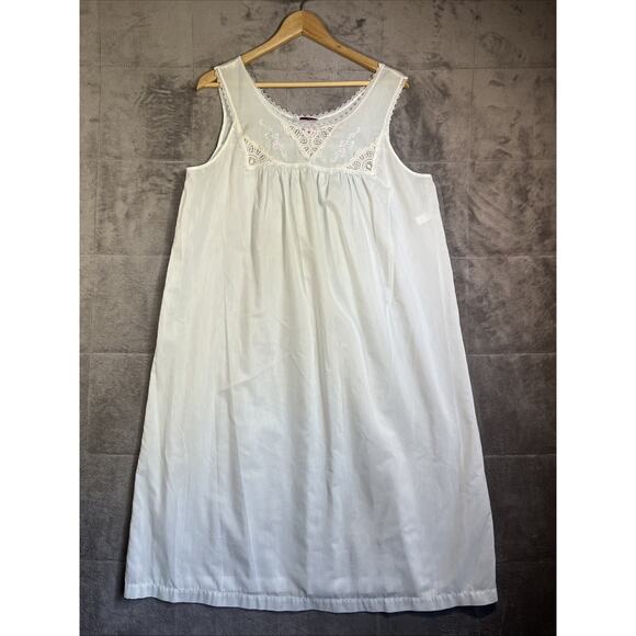 Vtg Vanity Fair Nightgown Large Pale Green Lace Embroidered Romantic Cottagecore - Picture 1 of 9